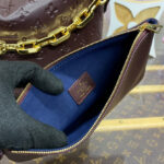 Louis Vuitton Coussin Hobo MM M12068 M12072